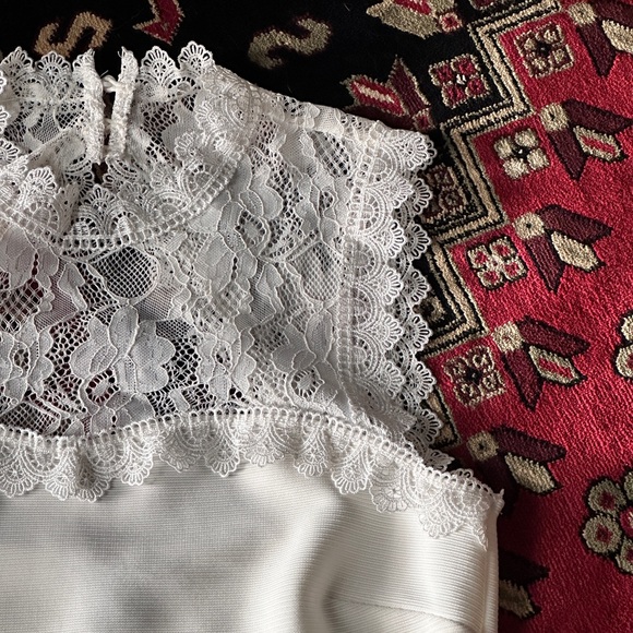 *Suzy Shier White Lace Camisole Back Button Closure Blouse - Picture 10 of 10